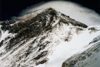 نمایشگاه عکس Ishikawa Naoki: صعود ۱۴ ۲۰۰۱-۲۰۲۴ – ساعت دوربین دیجیتال